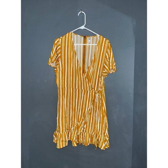 xhilaration Striped Yellow White Dress - Picture 2 of 4